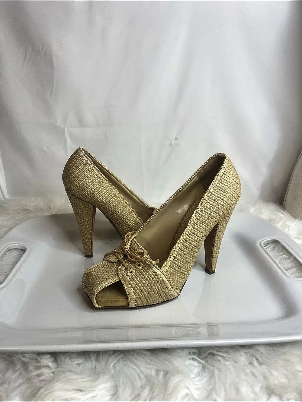 Yves Saint Laurent Raffia Bow Peep Toe Platform Pumps Gold EU 40 2003 Never Worn